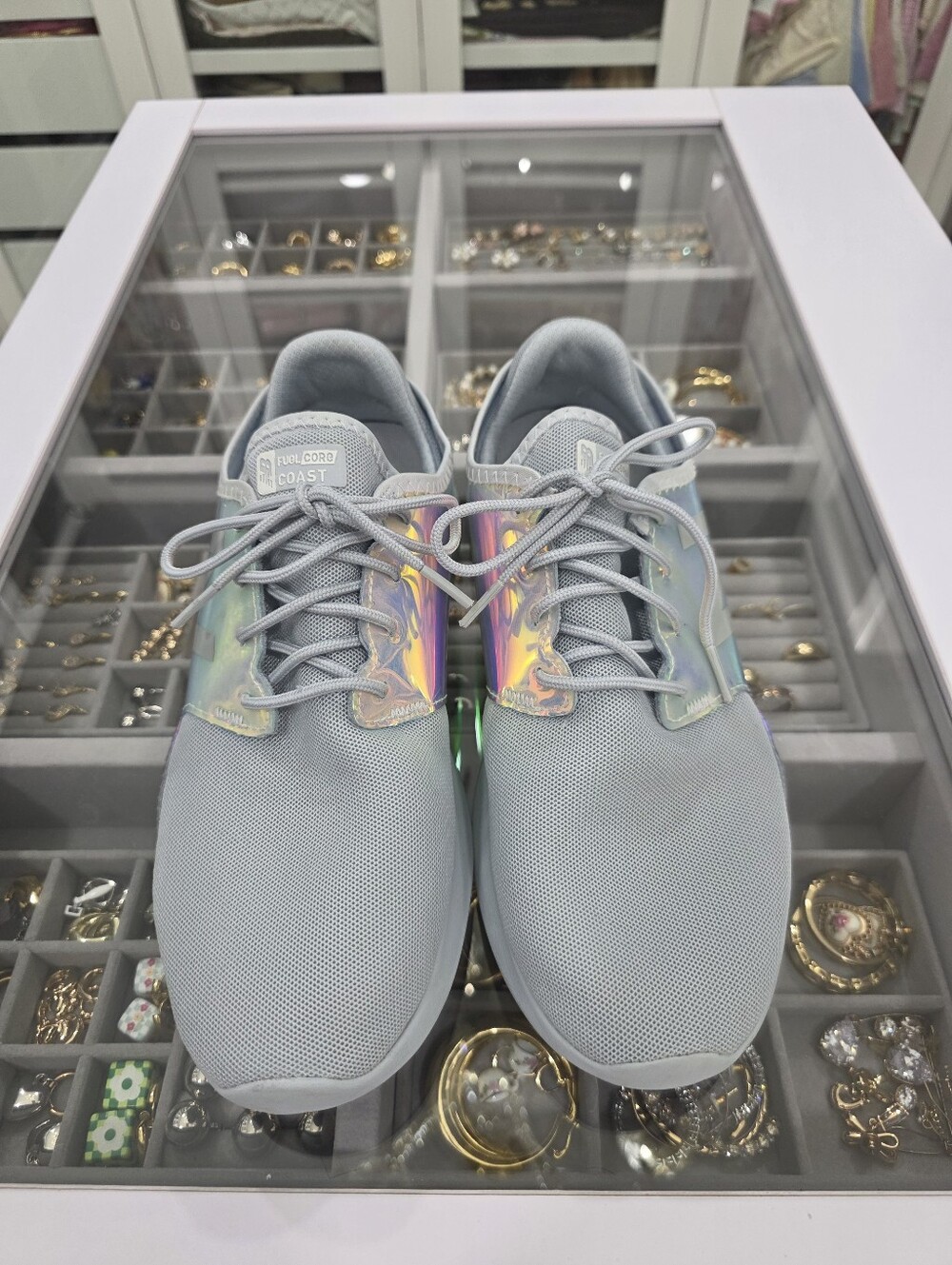 New Balance Iridescent Fuel Core Sneakers size 9 - Picture 2 of 8
